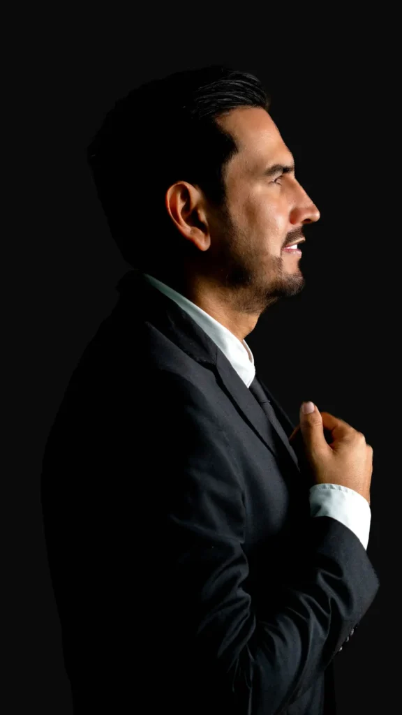 2 Dr. Jairo Robledo